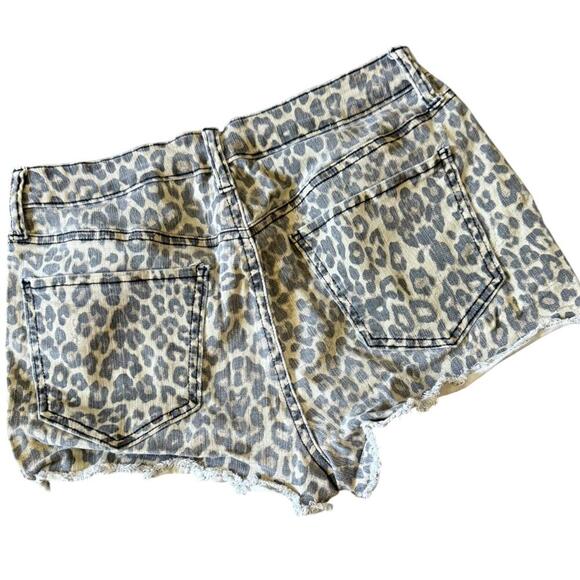 Leopard Print Denim Shorts - Size 11 - Picture 2 of 6